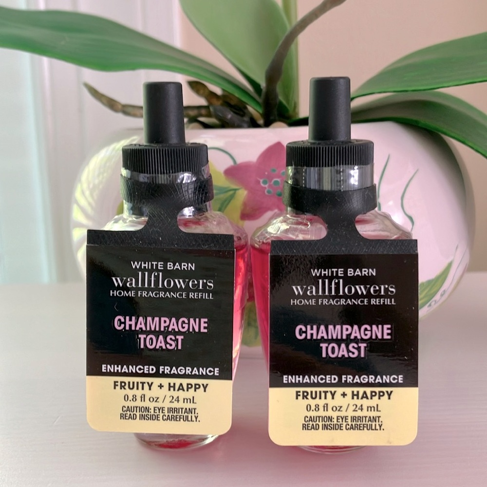 2 PACK CHAMPAGNE TOAST Wallflowers Refills NWT